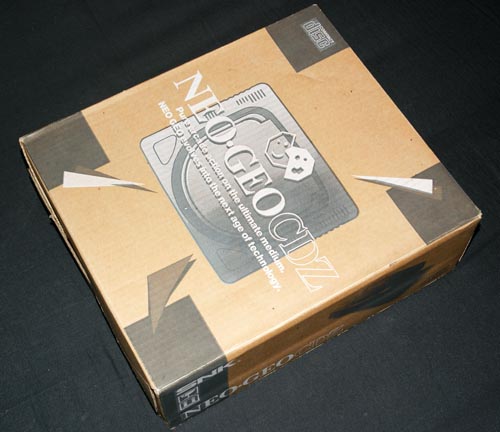 Neo-Geo CDZ en caja.