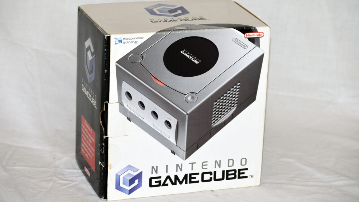 Nintendo GameCube Platinum top